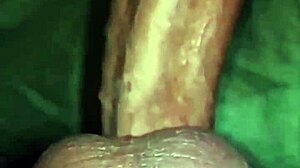 हेय, ये स्लट मेरी गांड क्यों चाट रही है बाद में मैंने उसे सबमिट कराया?