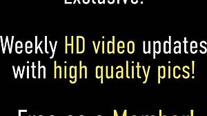 Putain, Penny Pax vibre sa chatte rose en bas !