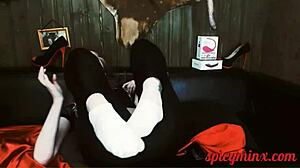 Hey, güzel goth ayaklarımı webcam'de görmek ister misin?