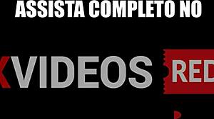 Обычная жена дразнит ремонтника дома