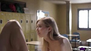 Professeure lesbienne Kendra James lance trio sauvage avec étudiante Mackenzie Moss et maman