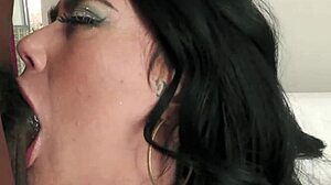 ميغان مايدن الكورفية تأخذ بي بي سي عميق في نيك شرجي