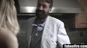 ओह माई गॉड, मैं सिर्फ एक 18+ कुमारी हूं, सौतेले चाचा द्वारा सौतेले पापा की पीठ पीछे मेस अप हो रही हूं।