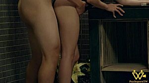 Ngewe model Asia horni di kamar mandi hotel panas