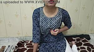 Xxx sœur endormie baisée en doggy style par son frère endormi en audio hindi