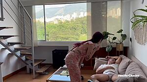 Grosse bite, tu vas me défoncer le cul fort à cet Airbnb ce soir ?