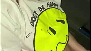 A francba, nézd ezt a szexi háziasszony Ayut, ahogy keményen csal! 😈