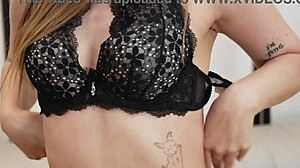 Verga Monstruosa Aplasta Culo Redondo De Violet