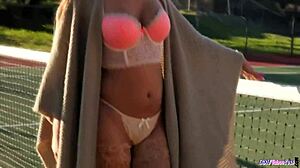 يا حبيبي، تريد تمص وتدلك الليلة؟