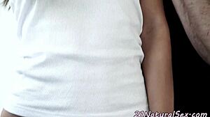 Ehi, guarda questa modella europea che si fa dita e scopare duramente