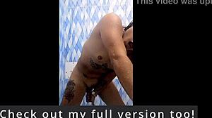 Ts Angelique tager et dampende bad i badeværelse scene 4