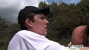 Próbáltad már a kültéri baszást egy barát nagymamájával?