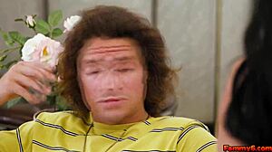 ليلي لين تغري جاي روميرو بحركات ذكية