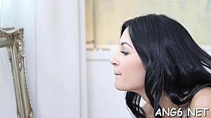 Brunette Albina C dapat tebuk doggystyle keras, wow!