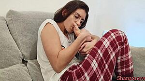foot fetish brunette suckin my toe in mornin shanaxnow