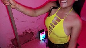 Latina nightclub dancer fucks gringo standing