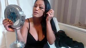 Oily Maxine X Vibes Clit And Squirts Big Boobs In Solo Play
