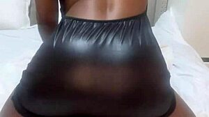 Curvy Babe Twerks Her Bouncy Ass