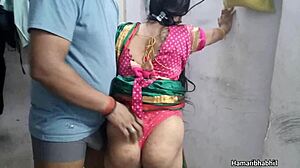 desi bhabhi tempts in flowing saree