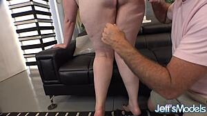 bbw luna enjoys wet wanking session in bathtub