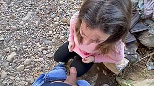 me folle a rubia en el rio con anal