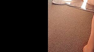 maturemom close up on huge wet clit