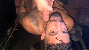 dando no gloryhole sem capa pros caras