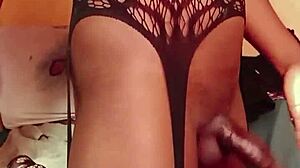 naughty kenyan crossdresser jerking off