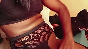 naughty kenyan crossdresser jerking off