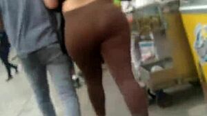 Nalgona En Ceres Shows Her Curves