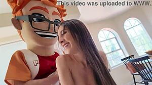 Petite Eva Generosi Sucks Huge Cock