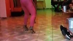 culona bailando with big ass shaking