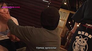 Novinha Has Hidden Orgasm In Bar Legendado