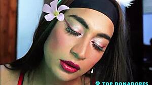 hermosa caperucita roja transexual