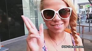 blonde spinner enjoys cocking on vacation 😍🍆