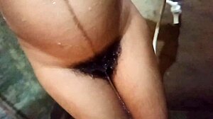 newly married pregnant bhabhi enjoys her self while bathing