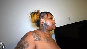 Neighborhood plumber fucks married women after she calls for his great service