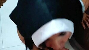 Halloween freira inocente leva porra na boca 😈