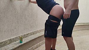 sapatao fodendo com amigo apos perder aposta - comer sapatao e bom demais