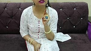 indian desi fuddi check karo jara desi indian porn range hath pakda chut ka lalch dekar aapni gand marwai