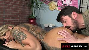 Evil angel - massage parlor domme blake blossom gives facesitting aromatherapy