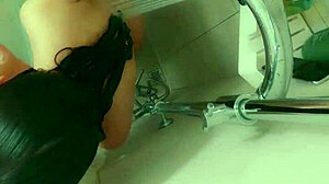 Seducing bf in shower ends up squirting a lot