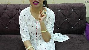 indian desi fuddi check karo jara desi indian porn range hath pakda chut ka lalch dekar aapni gand marwai
