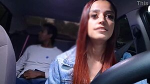 safada motorista de aplicativo flagra passageiro dotado se masturbando por trás