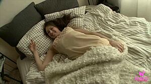 Georgia f fingers her gushing cunt moaning loudly on camera