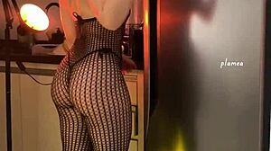 Bunda gostosa no vestido transparente