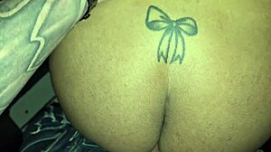 estava com tanto tesao que o cara do gloryhole nao foi suficiente