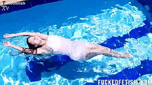 Yessica bunny shows post contractions underwater