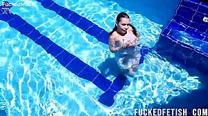 Yessica bunny shows post contractions underwater