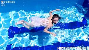 Yessica bunny shows post contractions underwater